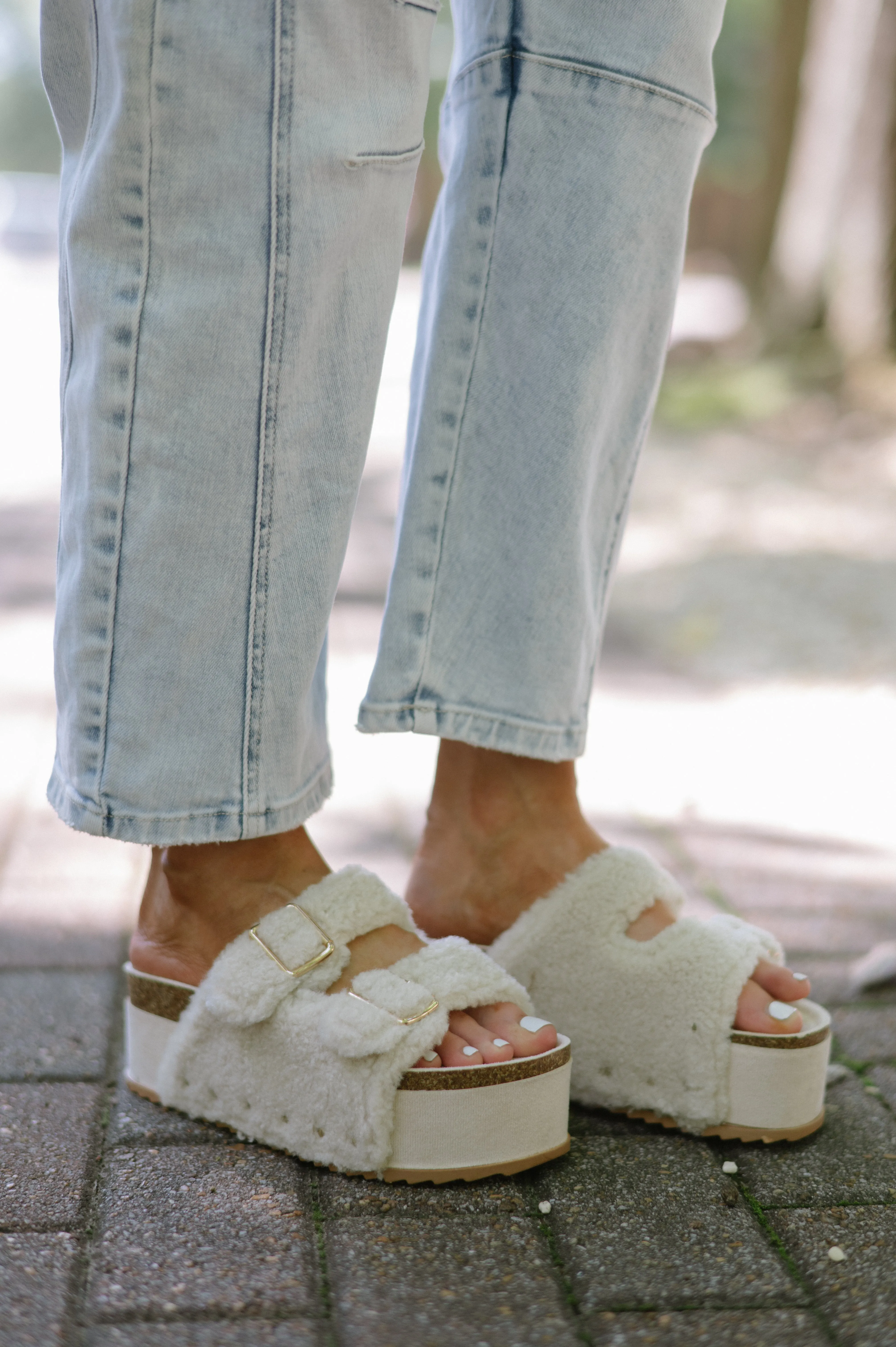 Blowout Platform-Ivory Fur