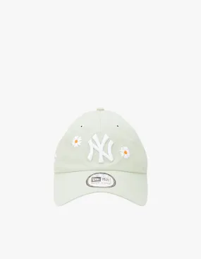 Casual Classic Daisy New York Yankees Cap- Soft Grass White